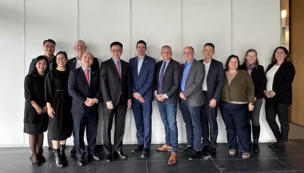 CEO and Scientific Director of CEVR Welcomes Professor Sun Dong at the University of Waterloo to Enhance Innovation and Technology Collaboration