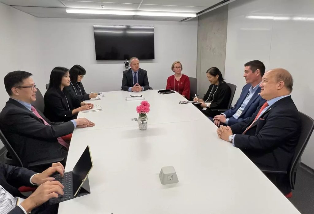 CEO and Scientific Director of CEVR Welcomes Professor Sun Dong at the University of Waterloo to Enhance Innovation and Technology Collaboration